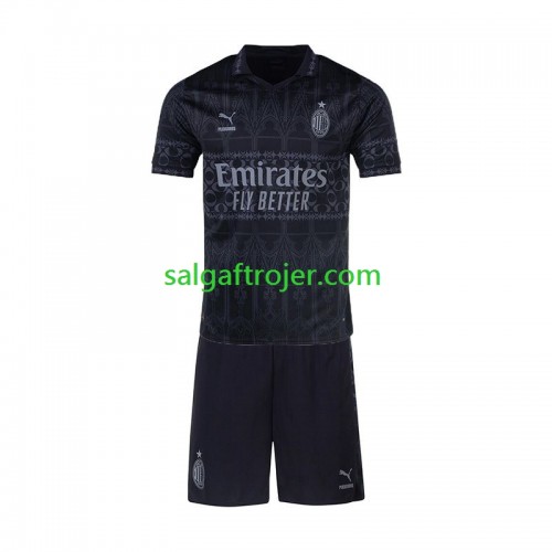 AC Milan Fodboldtrøjer Børn 4. sæt Sort 2023/24 Kort ærmer AC Milan Fodboldtrøjer Børn 4. sæt Sort 2023/24 Kort ærmer